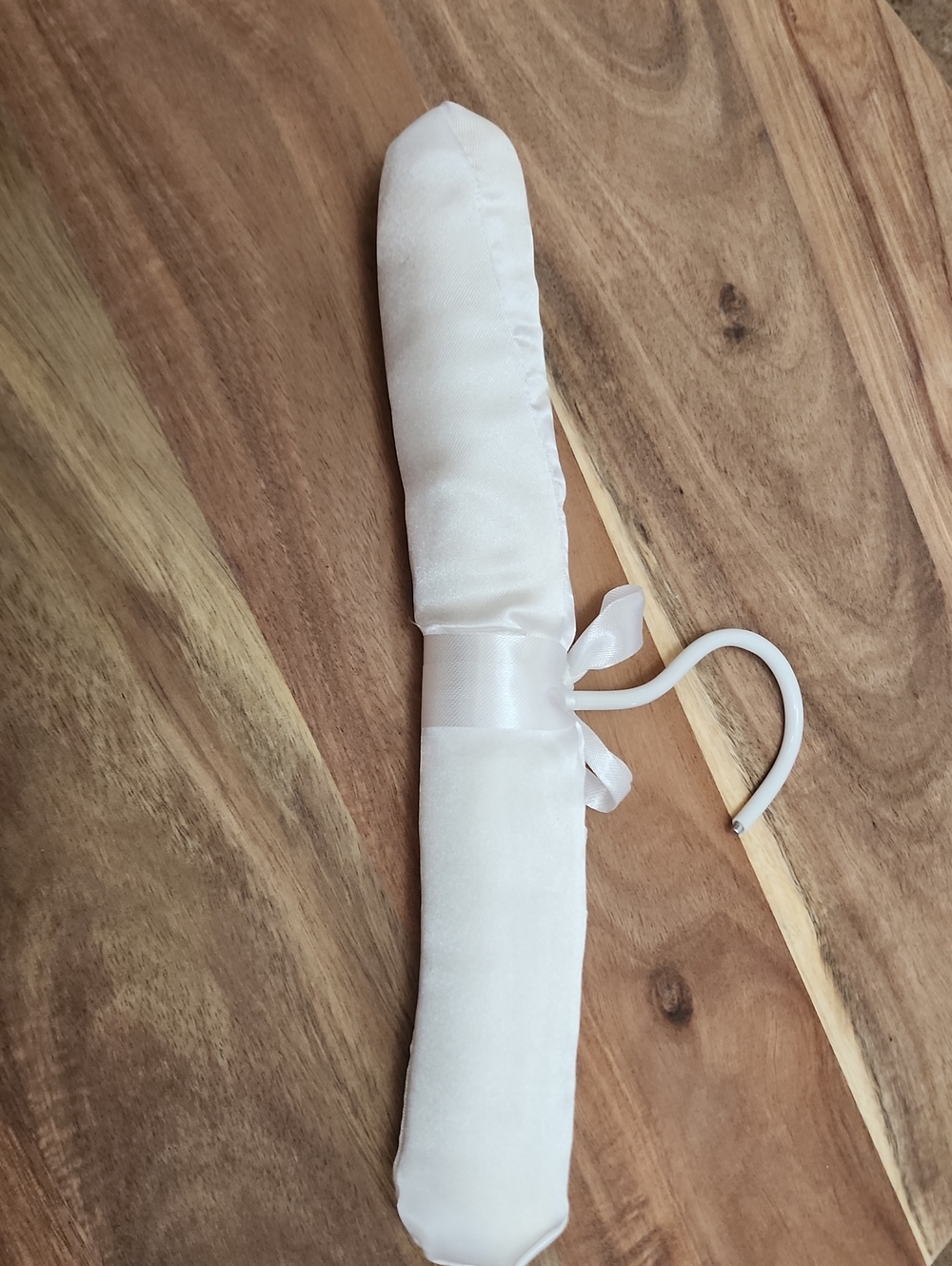 ✨ VTG Lot of 6 Hangers - Padded Satin & Contoured White ✨ - Picture 7 of 13